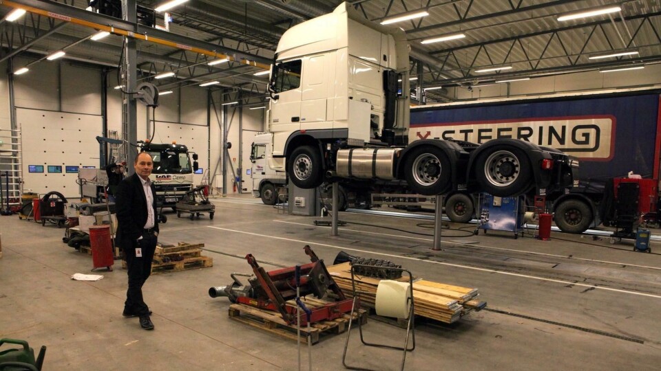 Autonor-sjef Kai V. Abrahamsen i det nye verkstedet til DAF på Råde.