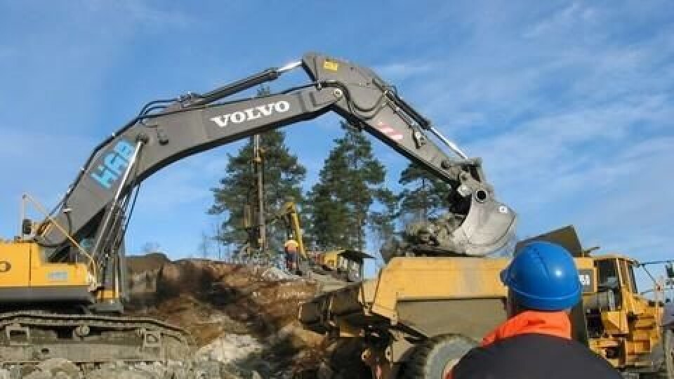 Bygging av Tverrveien til Ski representerer HAB Constructions tradisjonelle anleggsvirksomhet, men nå utvider entreprenøren spekteret med rivning og betongarbeider.