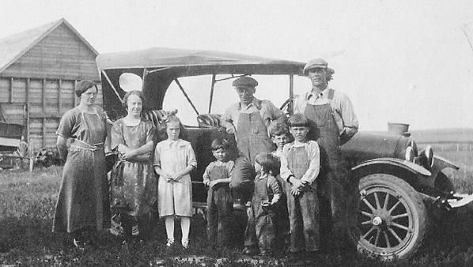 Slekta i USA holdt seg til Buick fra midten av titallet og inn i moderne tid. Guttene, store og små, holdt seg til overall. Småguttene som her er fotografert rundt 1917, ble 25 seinere flyverhelter i Mustang under annen verdenskrig.