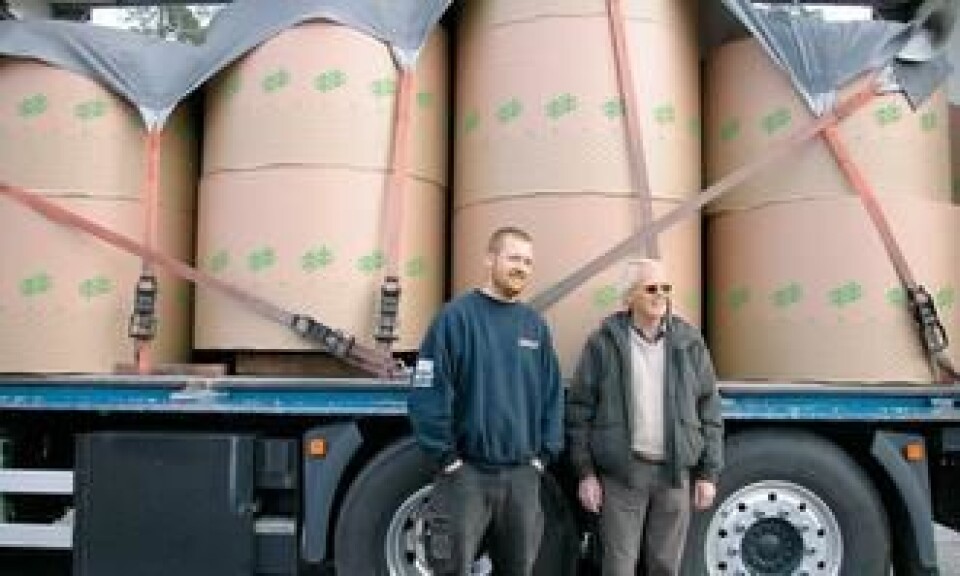 Lastsikringen er godkjent, Audun og Terje Tandberg kan med god samvittighet stole på at lasten er godt sikret helt frem til lossestedet.