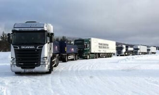 Det var mulig å prøvekjøre i alt 15 lastebiler fra Scania på Scania Winter 2014. Her står noen av dem klare til å bli kjørt ut på hovedveien ned mot sentrum i Trysil. Det var mulig å prøvekjøre i alt 15 lastebiler fra Scania på Scania Winter 2014. Her står noen av dem klare til å bli kjørt ut på hovedveien ned mot sentrum i Trysil.