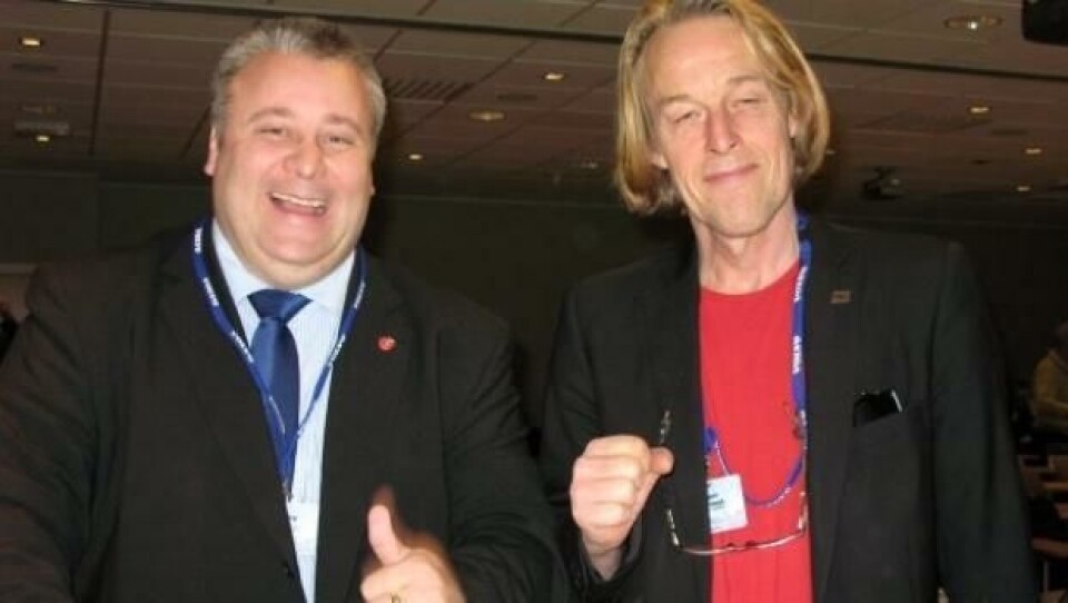 Bård Hoksrud (t.v.) vil bedre konkurranseevnen med å innføre kilometeravgift for utenlandske sjåfører som kjører i Norge. Her sammen med politikerkolleg i Stortingets transportkomite, SVs Hallgeir Langeland.