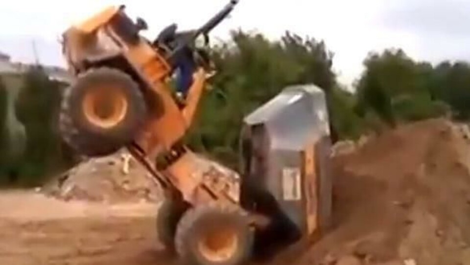 Her tipper maskinføreren seg selv