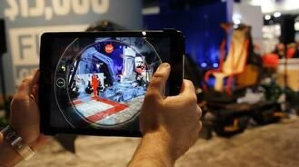 Dersom personer eller andre gjenstander kommer inn i arbeidsområdet, stanses maskinen.