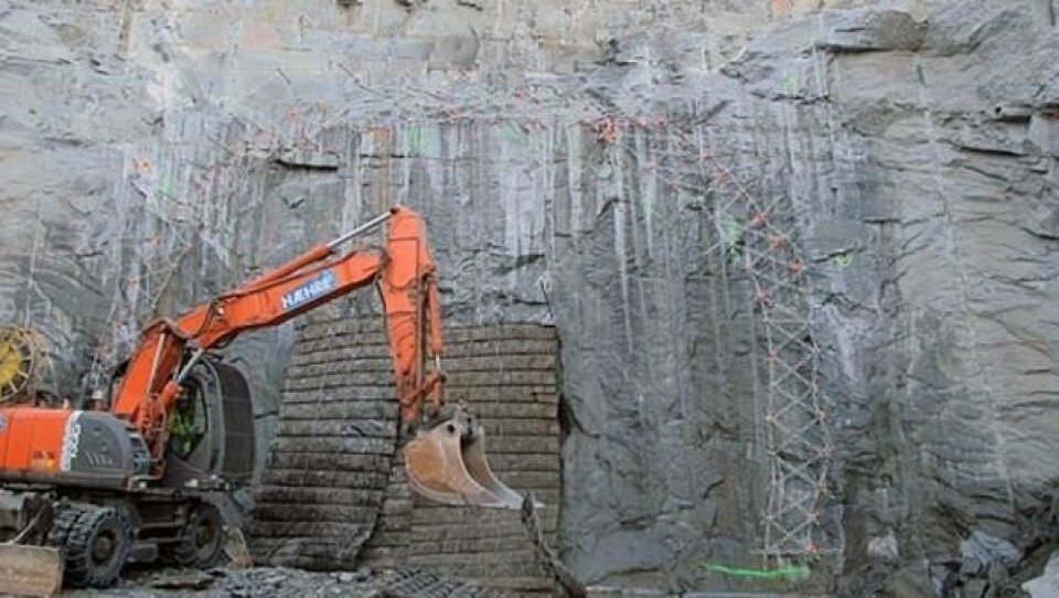 Her gjøres det klart for første salve i det som skal bli en 500 meter lang tunnel.