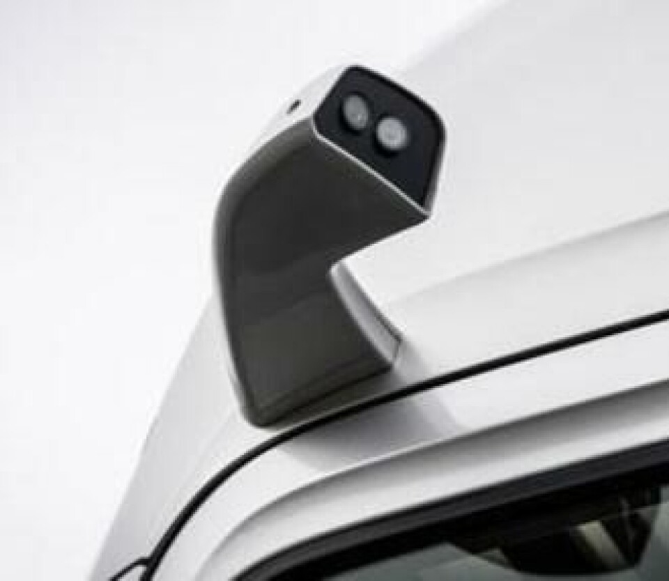 Morgendagens speil er etter alt å dømme like rundt hjørnet, og Mercedes-Benz blir ikke alene om dem.