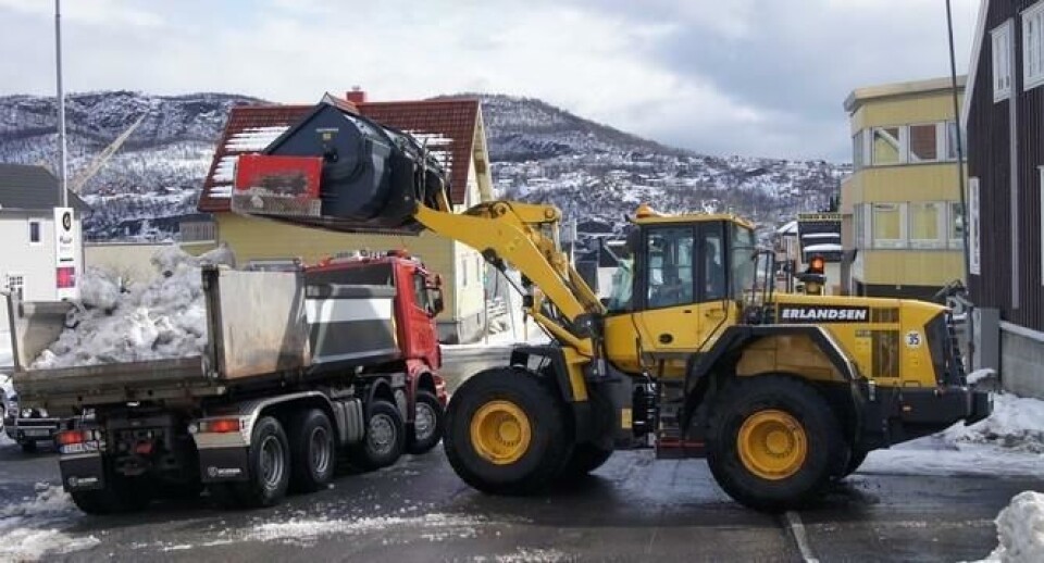 Med en stor bilpark og lastemaskiner kan Erlandsen Transport ta seg av store snømengder på kort varsel.