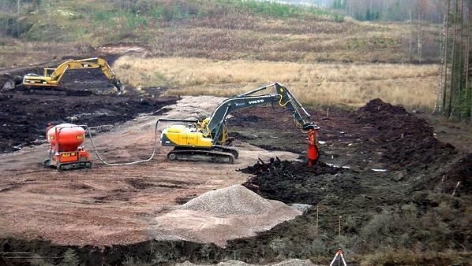 I nærheten av Helsingfors stabiliseres et ca. 40 mål stort torvområde med Allu Mix-systemet. Her skal det legges jernbanespor for hurtigtog.