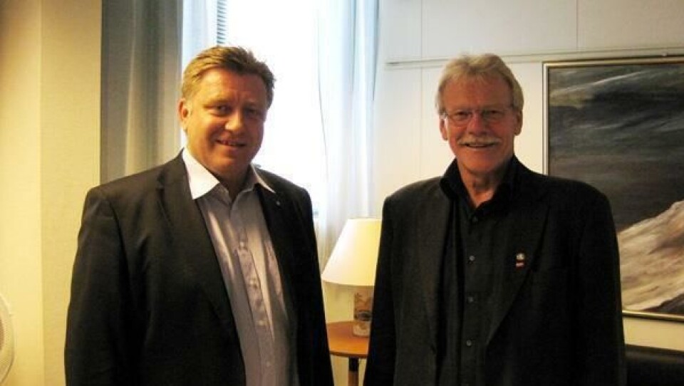 – Vi krever at myndighetene intensiverer kontrollene og at kjøper av transporttjenester blir økonomisk ansvarlig for lovbrudd, sier adm. direktør Geir A. Mo i NLF (til venstre) og leder i NTF, Roger Hansen