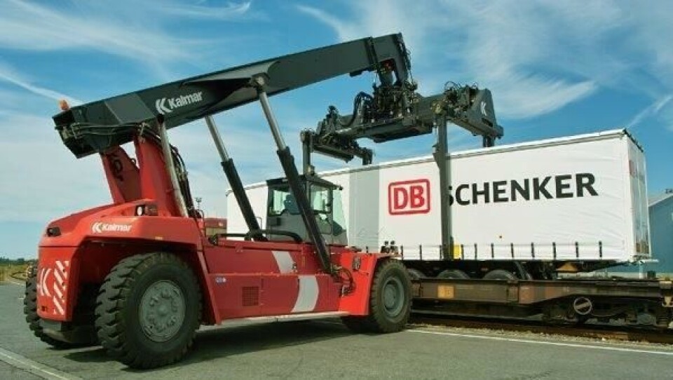 Schenker lider under togstansen på Bergensbanen og roper på lastebilnæringen.