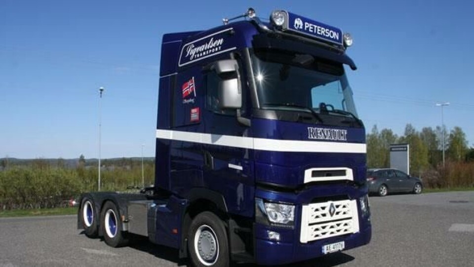 Først bestilt og nr. 2 levert, Renault T520 High Sleeper Cab til Sigvartsen Transport AS.