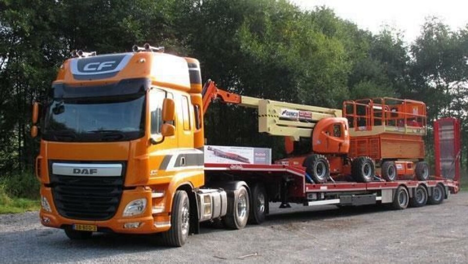DAF CF 6x4 med Nooteboom maskinsemitrailer. Dette viste seg å være en svært velkjørende kombinasjon.