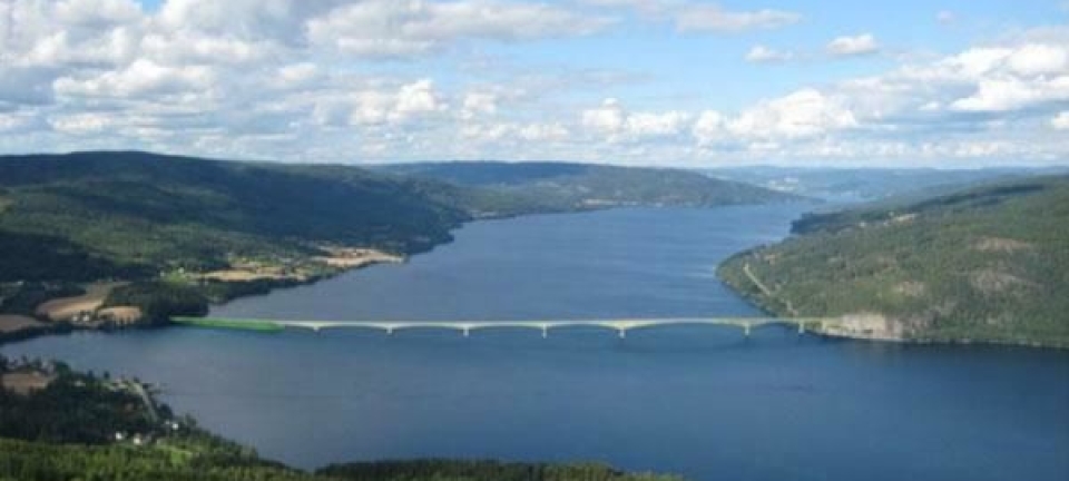 Bru over Randsfjorden