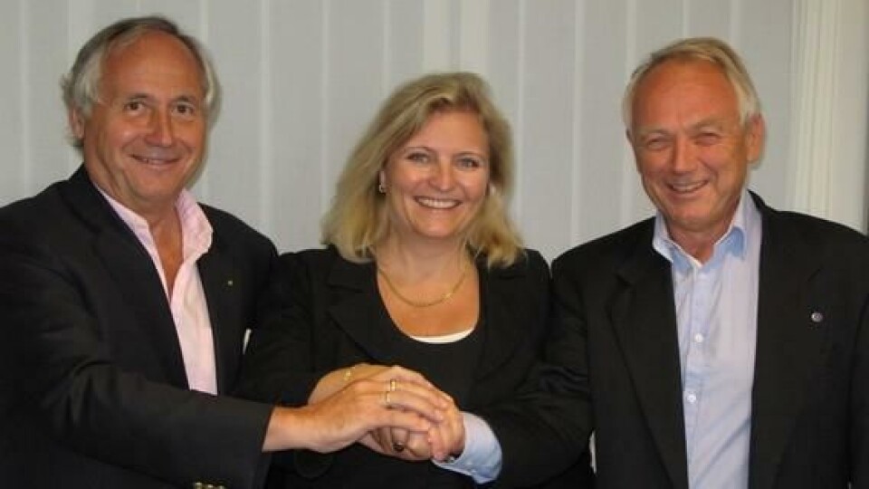 Anita Helene Hall, første kvinne som direktør i MGF, mellom forgjengeren Paul Eilertsen (t.v) og styreformann Sverre Gabrielsen.