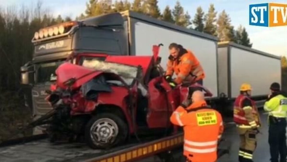 Alvorlig ulykke ved parkert vogntog