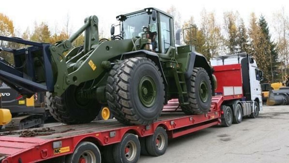En Volvo L180G (28 tonn) er klar for transport til Rena Leir.
