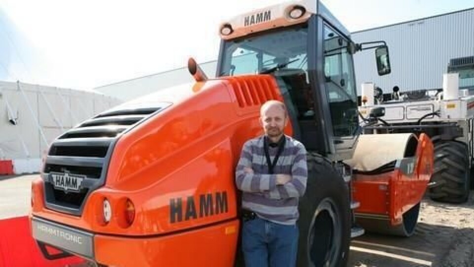 Ole Morten Pettersen, Wirtgen Norway AS, med det nye valsetoget Hamm H20i