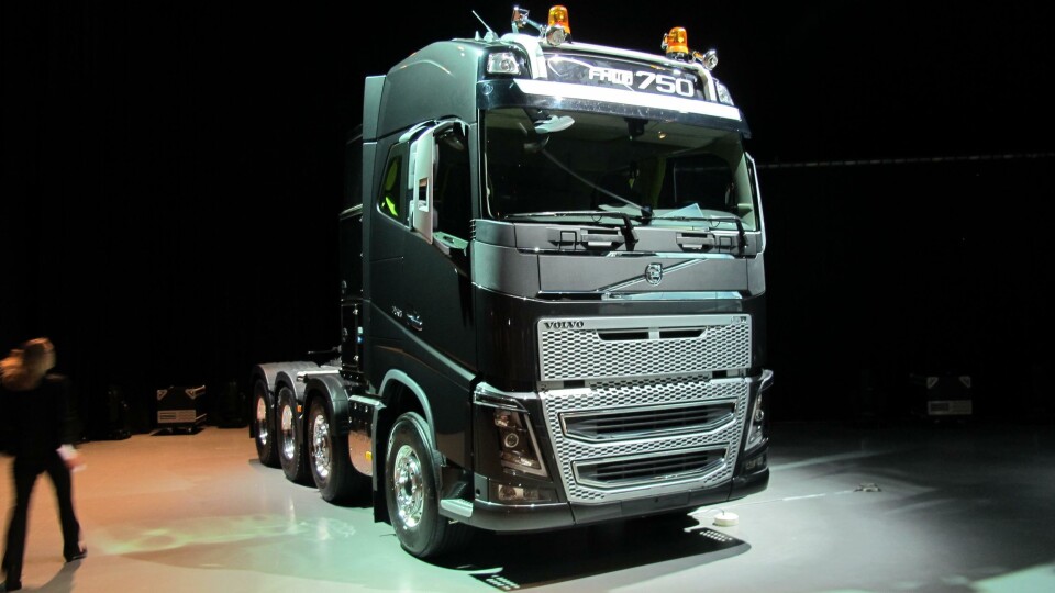 42 nye Volvo FH-er over Svinesundbrua