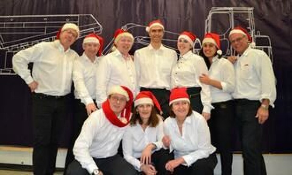 På grunn av mange deltakere leide Hesselberg Maskin hjelp fra Østerdølenes musikkorps i Oslo. De underholdt med julemusikk mens kundene fikk servert gløgg ved ankomst. Senere hjalp Østerdølen-musikerne til med servering og rydding.