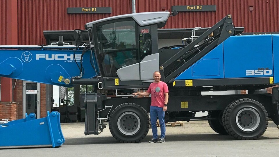 GODT ÅR: Claus Leite, her avbildet med en diger Fuchs i forbindelse med at Nasta AS kom inn på eiersiden like før sommerferien, sier 2017 har vært et meget godt år for Kiesel Norge AS.