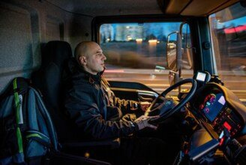 Lydnivået og stillheten inne i bilen er en av egenskapene Ioannis Soumpasis liker best med den helelektriske Emoss-en.