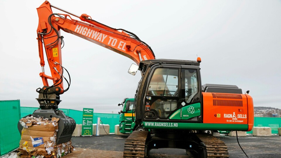 HITACHI: Den elektriske maskinen er i utgangspunktet en standard Hitachi ZX160-beltegraver på rundt 17 tonn.
