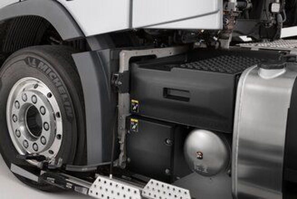 Det nye systemet har gelbatteri for strømbruk mens lastebilen står parkert og blybatteri for start av motoren.