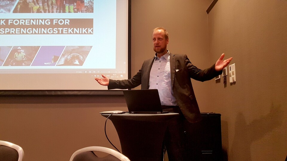 Styreleder Øyvind Engelstad i Norsk Forening for Fjellspreningsteknikk (NFF) kunngjorde tunnelstatistikken for 2017 på frokostmøtet under Fjellsprengningsdagen i Oslo 23. november.