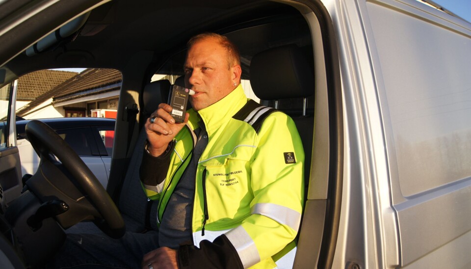 Alås-kunde Kjell Erik Stensland, daglig leder i Stensland følgebil og transport, er fornøyd medå ha installert systemet. - Jeg har valgt Alås for å hindre tyveri av bilen, samt vise ovenfor mine oppdragsgivere at vi tar ansvar og alltid er edru bak rattet, sier han.