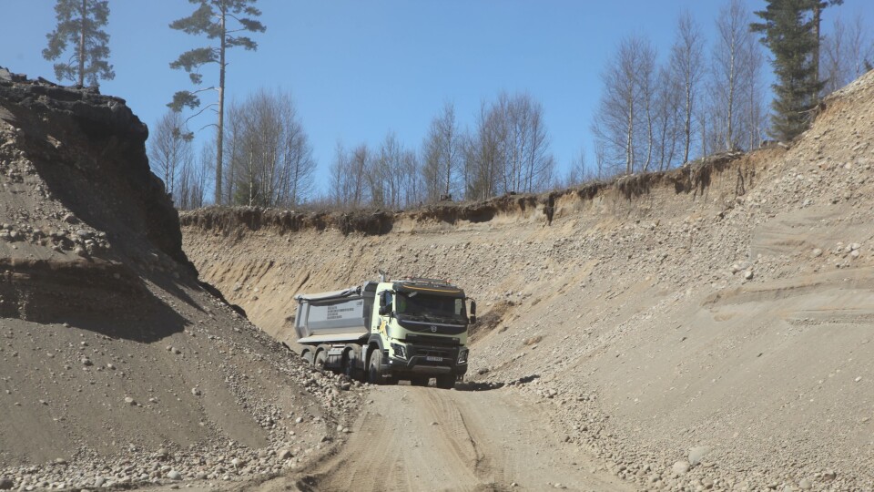 En del av det tradisjonsrike Hovinmoen grustak brukes flittig av maskin- og lastebilbransjen som demområde. Her fra Volvos Anleggsdager 2017.