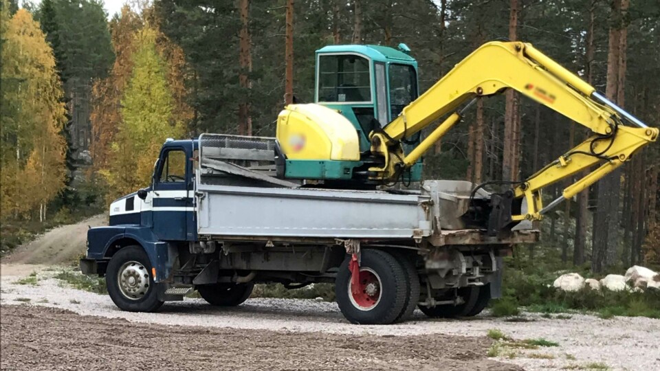 Med denne 41 år gamle lastebilen, uten forsikring eller EU-godkjenning, jobbet en entreprenør for Statskog på Finnskogen. Alle