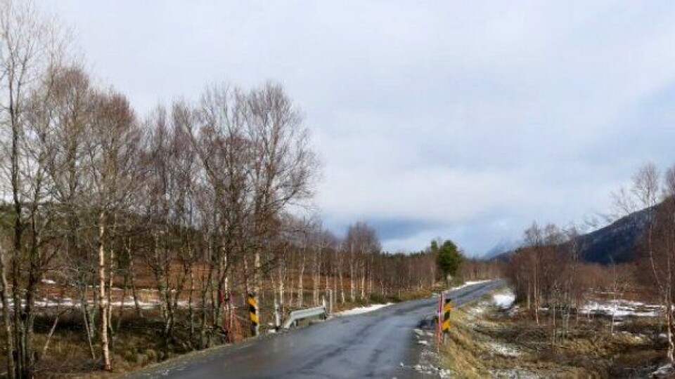 Tre bruer i Steigen skal byttes ut med nye kulverter. Brua over Snøselv (bildet) er først ut.