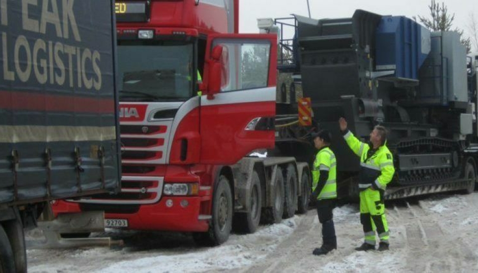 Over 50.000 tunge kjøretøy ble kontrollert i fjor vinter for å sjekke om vinterutstyret var i orden. (Foto: Statens vegvesen)