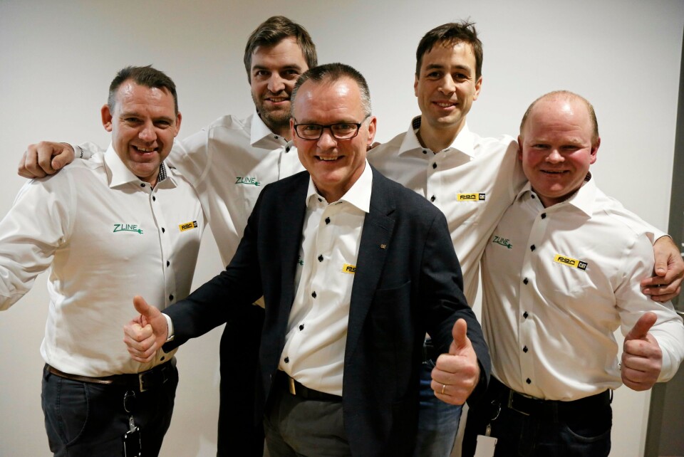 SPECIAL-TEAM: Pon Equipment har holdt en lav profil i utviklingen av batterigraveren, men gleder seg stort over å slippe nyheten nå. Pon-teamet fra venstre: Espen Paulseth, Eivind Hafslund, Erik Sollerud, Pål Brandvold og Ole-Petter Holene. Foto: Klaus Eriksen SPECIAL-TEAM: Pon Equipment har holdt en lav profil i utviklingen av batterigraveren, men gleder seg stort over å slippe nyheten nå. Pon-teamet fra venstre: Espen Paulseth, Eivind Hafslund, Erik Sollerud, Pål Brandvold og Ole-Petter Holene. Foto: Klaus Eriksen