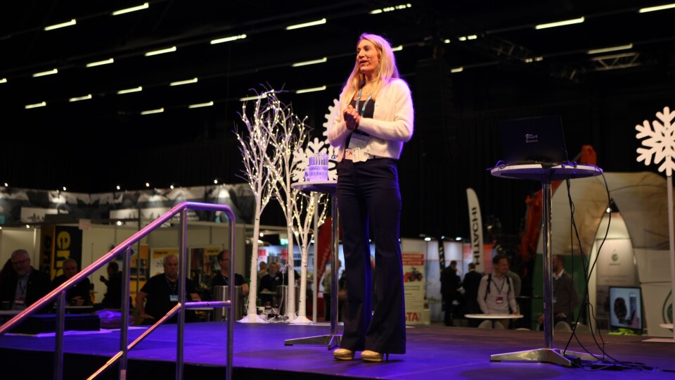 Det var god stemning da en munter adm. direktør, Julie Brodtkorb, i MEF innrømmet feil matvalg i The Qube på Gardermoen. Foto: Hans Kristian Barbøl