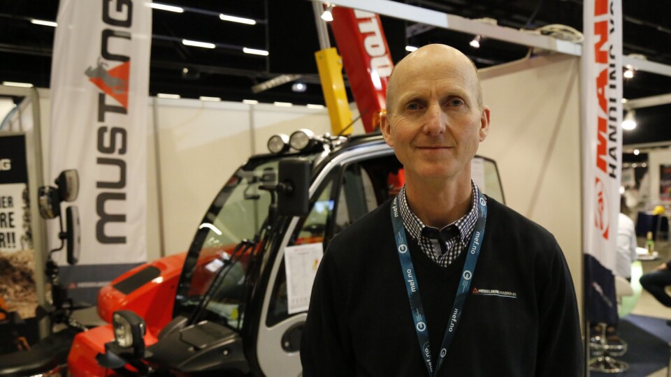 SPORING ER VIKTIG: Thor Tveter er glad for at de aller fleste Manitou-maskinene kommer til Norge med sporingsmuligheter. Her fra Arctic Entrepreneur på Gardermoen. Foto: Klaus Eriksen
