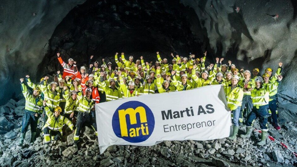 Gjennomslag: Marti-ansatte feiret siste salve i Ryfylketunnelen. Foto: Marti AS