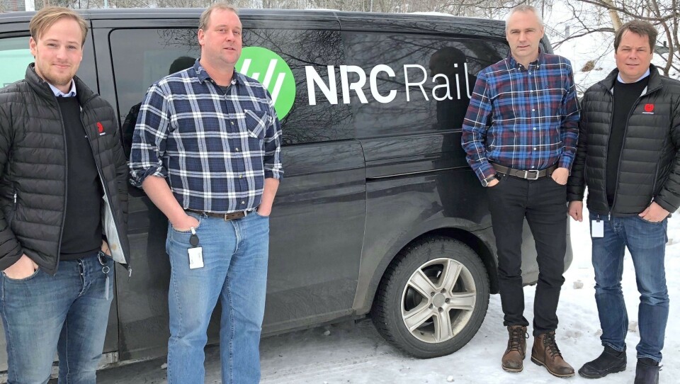 FORNØYD KVARTETT: Marius Johansen(t.v.) i Utleiesenteret AS, Per Karlsson og Hans Olav Hjartsjø i NRC Rail og Morten Dahl i Utleiesenteret AS kan se fram til et tett samarbeid i tiden som kommer etter at de nylig signerte en omfattende rammeavtale.