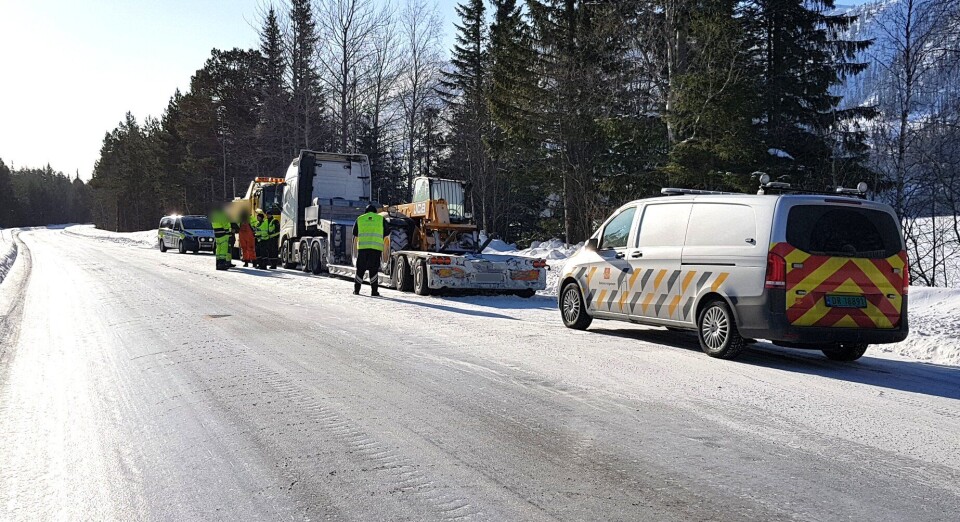 De polske bergingsmannskapene ble sendt hjem med uforrettet jobb. De manglet rett utdanning for å berge i Norge.
