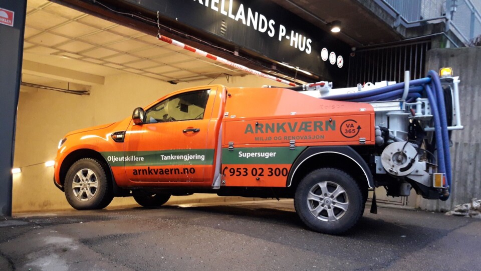 Denne Rangeren mener daglig leder i Arnkværn Miljø og Renovasjon Oslo AS, Christian Persson. er den minste spylebilen i Norge. Et bruksområde, er parkeringshus.