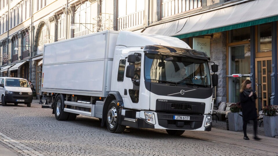Volvo FE LEC er bygget for å få til et best mulig samspill mellom sjåfør, lastebil og personer rundt lastebilen i et travelt bymiljø.