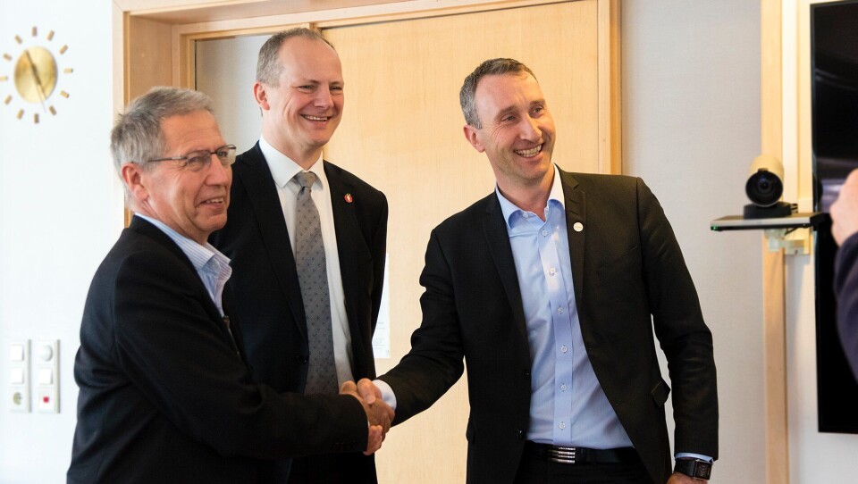 Fra venstre; vegdirektør Terje Moe Gustavsen; samferdselsminister Ketil Solvik-Olsen; konserndirektør i Skanska Norge Ståle Rød.