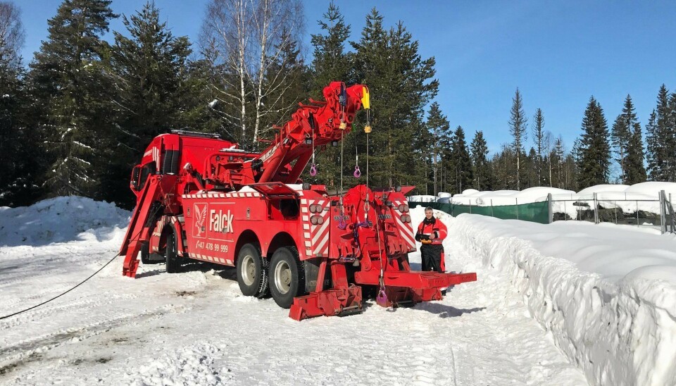 Prøvetrekk: Like før bilen satte kursen nordover, var den på besøk hos Forsvarets Bergningsskole for å teste alle funksjonene. Prøvetrekk: Like før bilen satte kursen nordover, var den på besøk hos Forsvarets Bergningsskole for å teste alle funksjonene.
