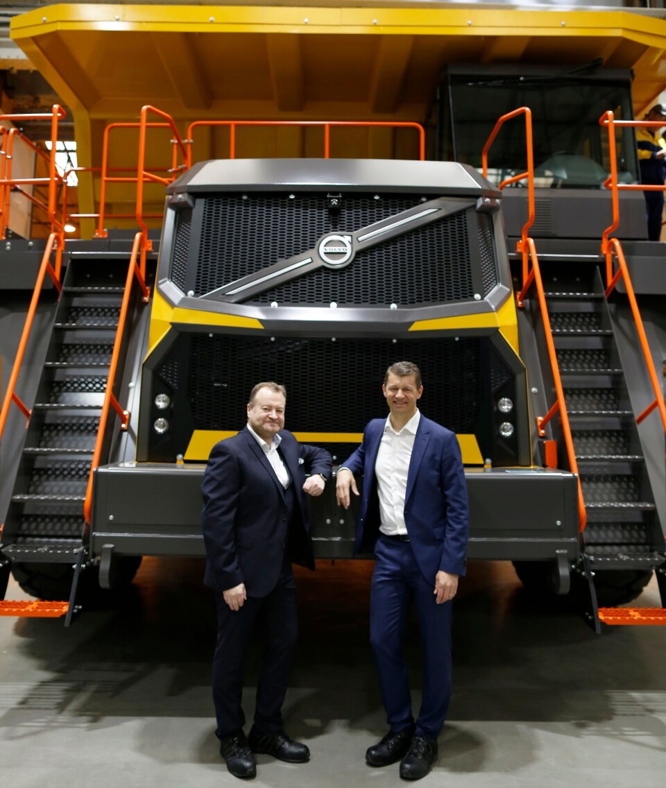 Adm. direktør for Volvo Construction Equipment Melker Jernberg (t.h.) og Paul Douglas som er Volvos leder for tipptruck-programmet og adm. direktør for Terex Trucks.