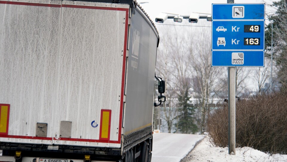 Næringstransporten må bidra i veibyggingen med bompenger.