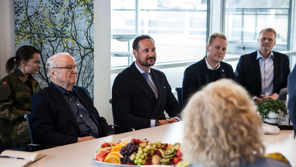 Ved bordet fra venstre: Thor Lundh, Kronprins Haakon, Thor-Anders Lundh Haakestad og Henrik Bager.