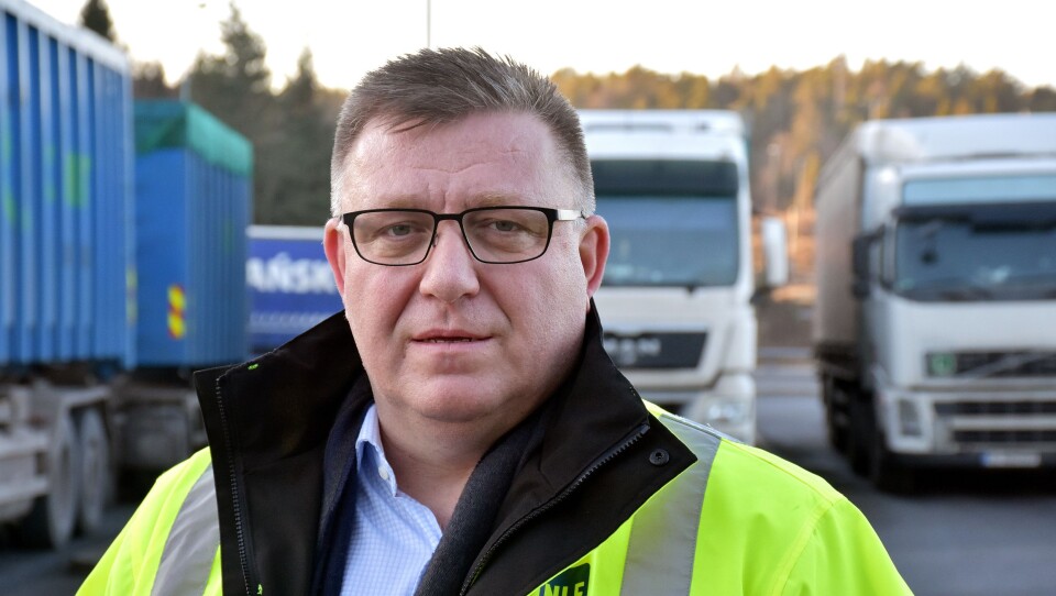 Geir A. Mo, adm. direktør i Norges Lastebileier-Forbund (NLF): - For oss er det transport som gjelder, og at våre medlemmer leverer de beste transportløsningene, noe som i de aller, aller fleste tilfeller involverer en lastebil. Men vi har også medlemsbedrifter som bruker varebiler, tog, fly og båt, sier «lastebilgeneralen» som også understreker at NLF arbeider beinhardt for å sikre gode vilkår for transportnæringen. – Vi skal levere konkurransedyktige norske transporttjenester i en tid med et sterkt økende transportbehov og en stadig sterkere internasjonal konkurranse, understreker Mo.