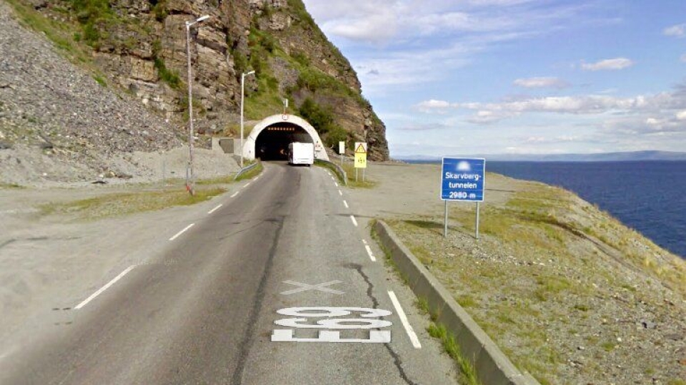 Dagens utgave av E69 Skarvbergtunnelen er mørk og trafikkfarlig, spesielt for myke trafikanter. Den nye Skarvbergtunnelen blir ca. 3,5 km lang, og får eget felt for gående og syklende.