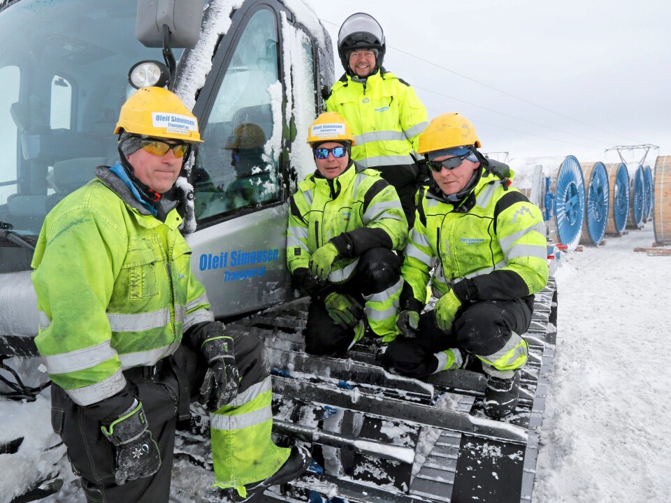 TEAMET: Da AT.no var på besøk, sto Ulf Tomas Hansen (foran f.v.), Paul Inge Thomassen, Jens Håvard Hansen og Mikkel Sokki (bak) for transporten inn på fjellet.