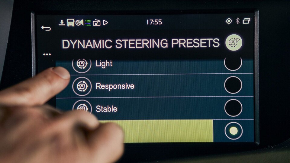 Med nye Volvo Dynamic Steering med personlige innstillinger kan sjåførene selv kan velge ønsket styrerespons. Sjåførene kan velge mellom fire forhåndsprogrammerte styreinnstillinger i lastebilens infotainment-system, og de kan også velge å kalibere hver enkelt innstilling etter eget ønske.